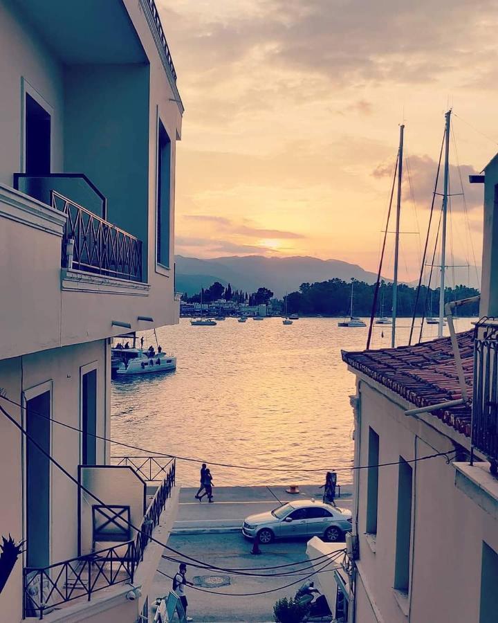 The Manessi City Boutique Hotel Poros Town ภายนอก รูปภาพ