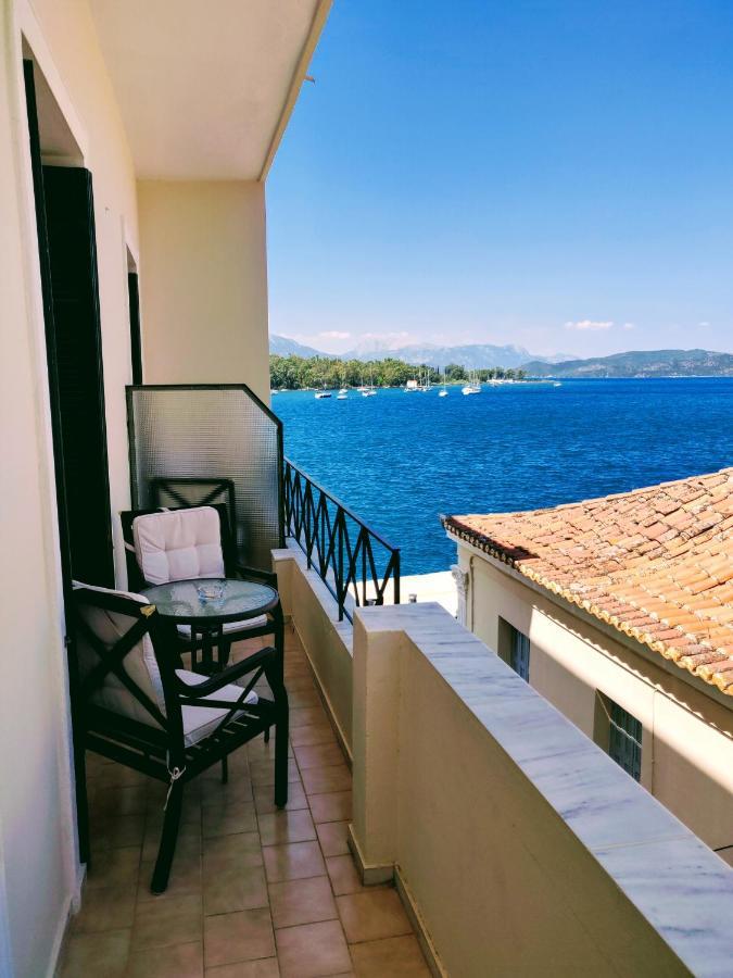 The Manessi City Boutique Hotel Poros Town ภายนอก รูปภาพ