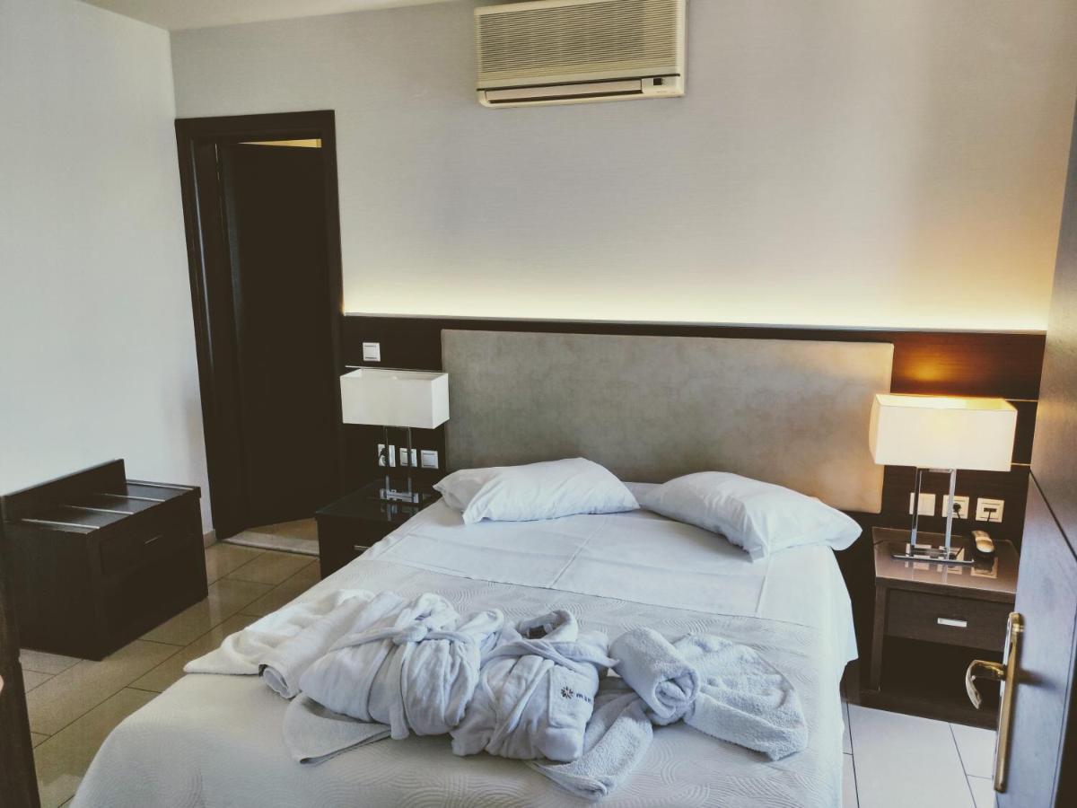 The Manessi City Boutique Hotel Poros Town ภายนอก รูปภาพ