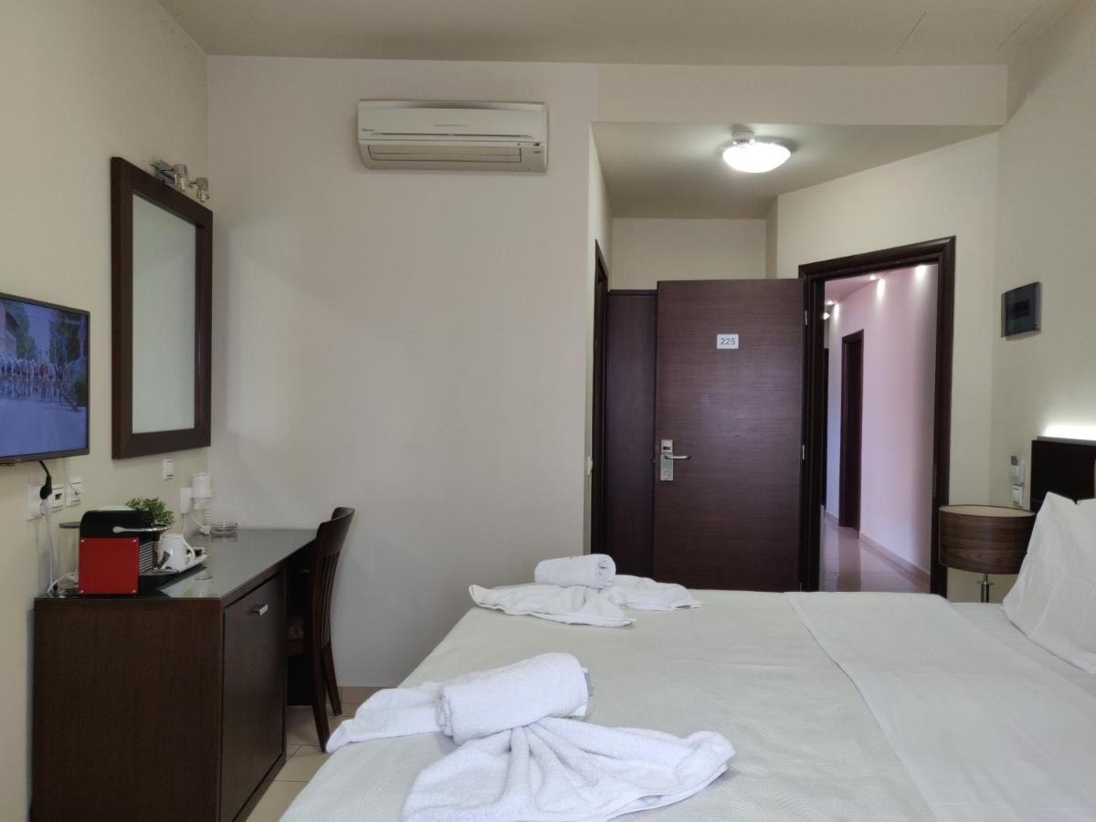 The Manessi City Boutique Hotel Poros Town ภายนอก รูปภาพ