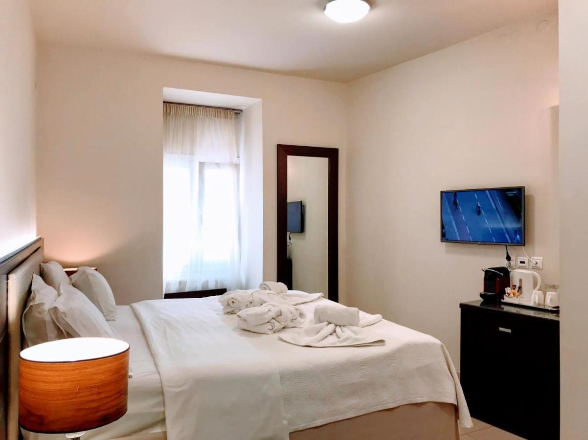 The Manessi City Boutique Hotel Poros Town ภายนอก รูปภาพ