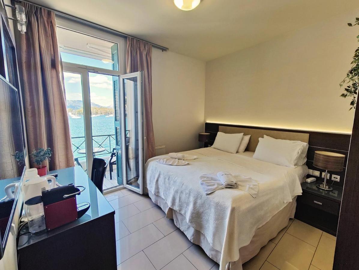 The Manessi City Boutique Hotel Poros Town ภายนอก รูปภาพ