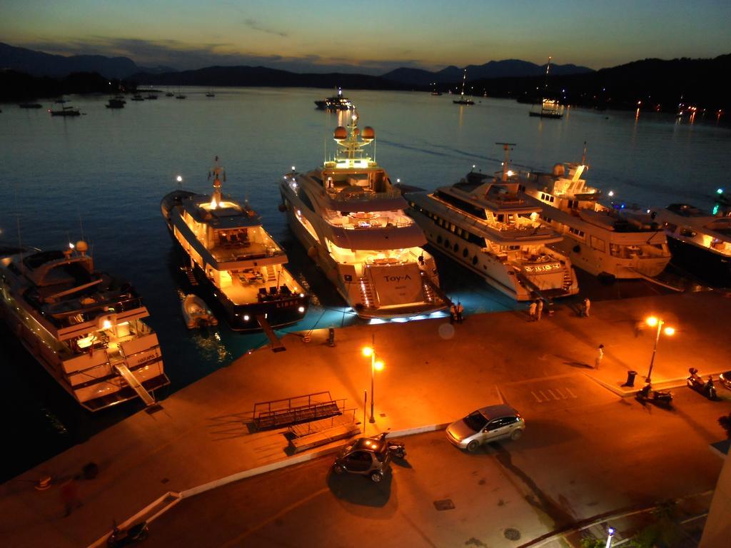 The Manessi City Boutique Hotel Poros Town ภายนอก รูปภาพ