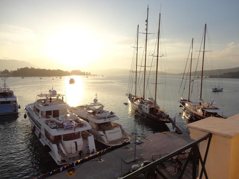 The Manessi City Boutique Hotel Poros Town ภายนอก รูปภาพ