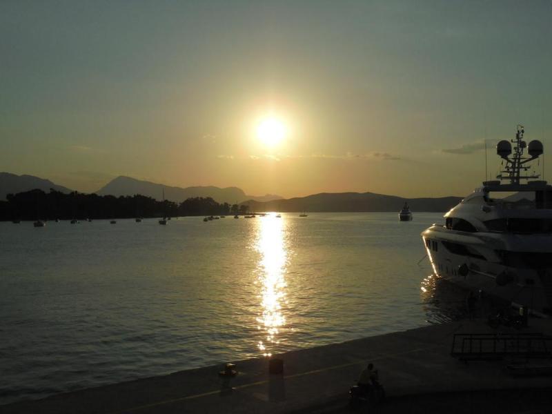 The Manessi City Boutique Hotel Poros Town ภายนอก รูปภาพ