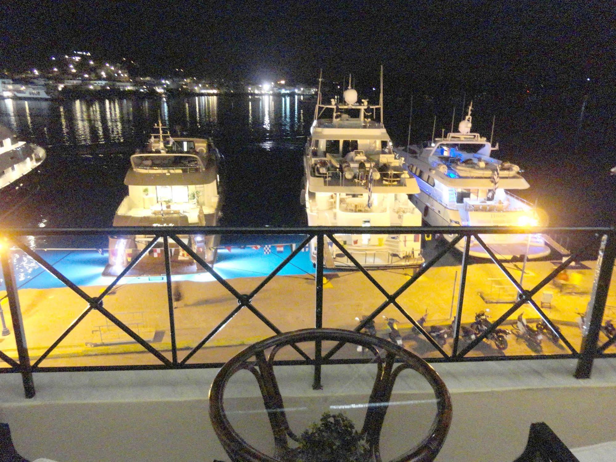 The Manessi City Boutique Hotel Poros Town ภายนอก รูปภาพ