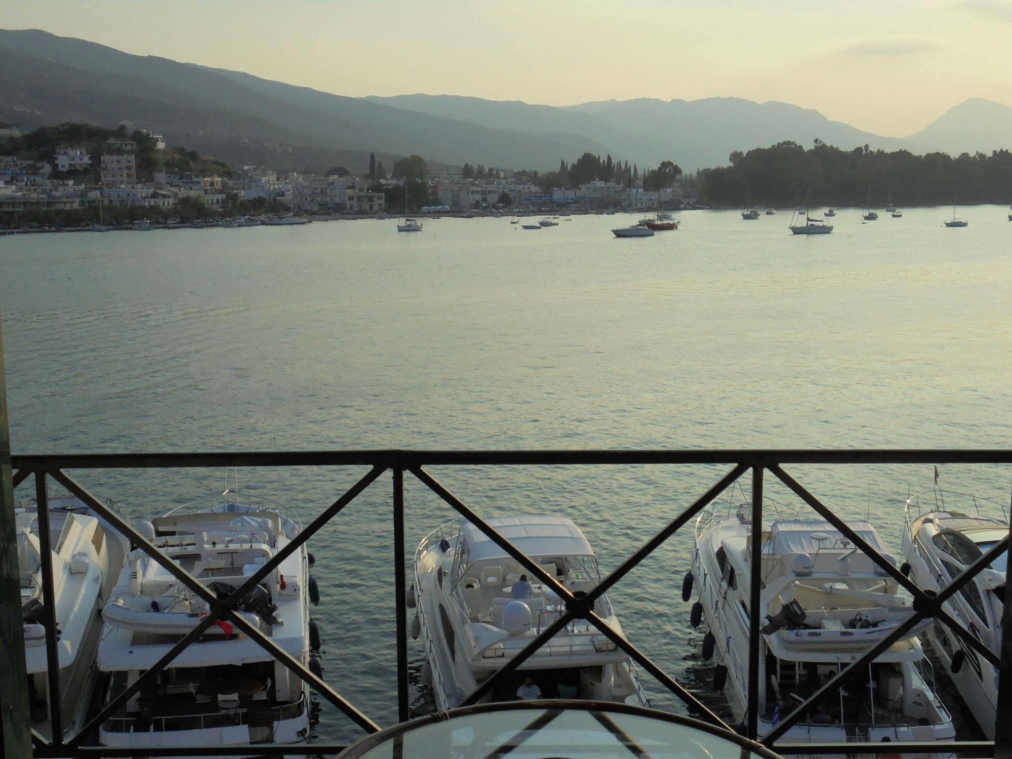 The Manessi City Boutique Hotel Poros Town ภายนอก รูปภาพ