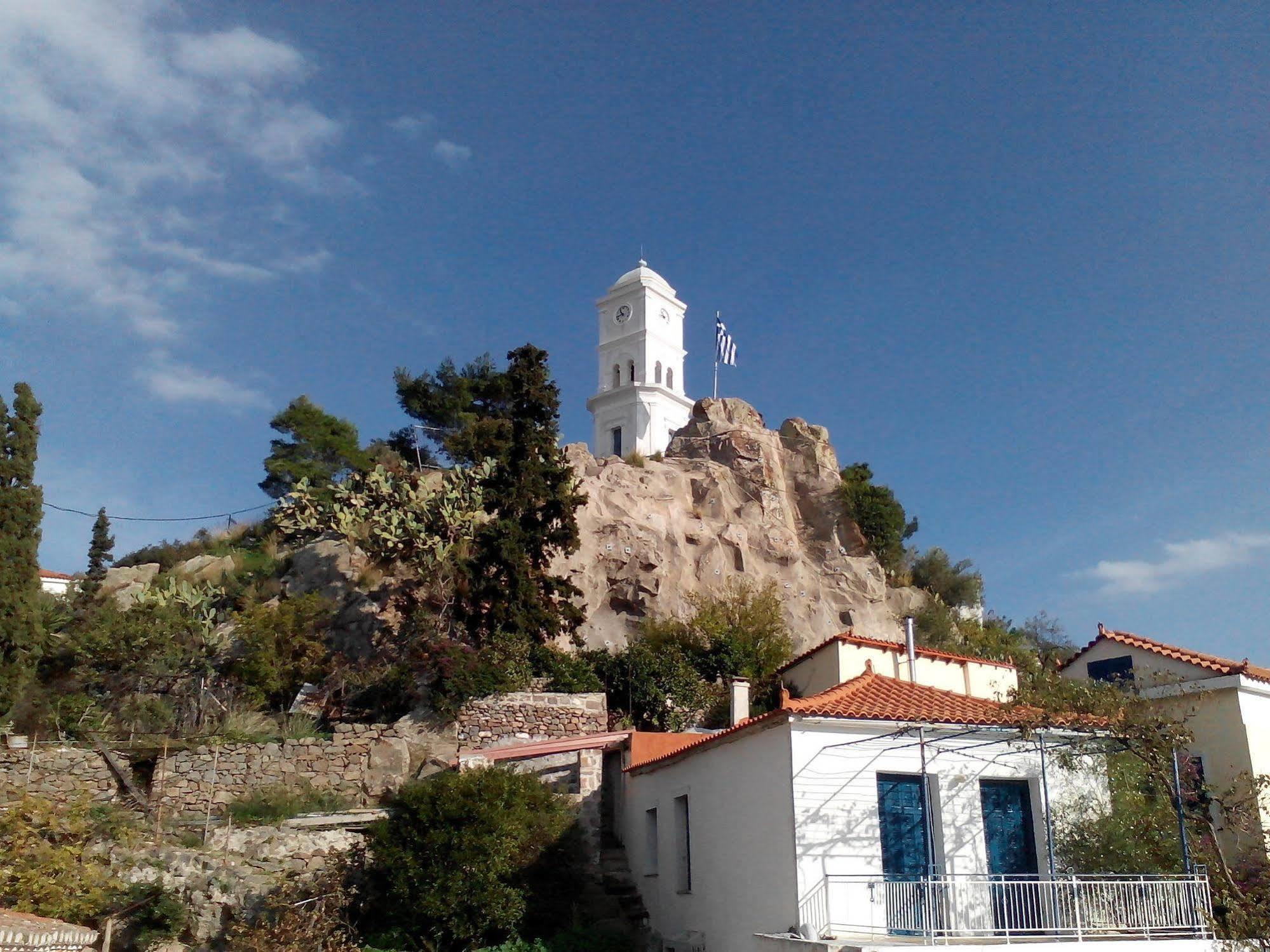 The Manessi City Boutique Hotel Poros Town ภายนอก รูปภาพ